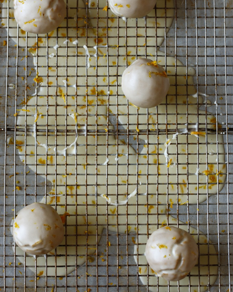 Lebkuchen being glazed