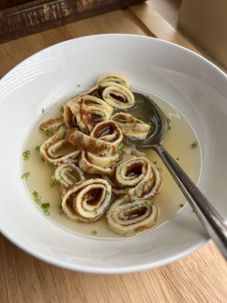 Flaedlesuppe - Pancake Soup